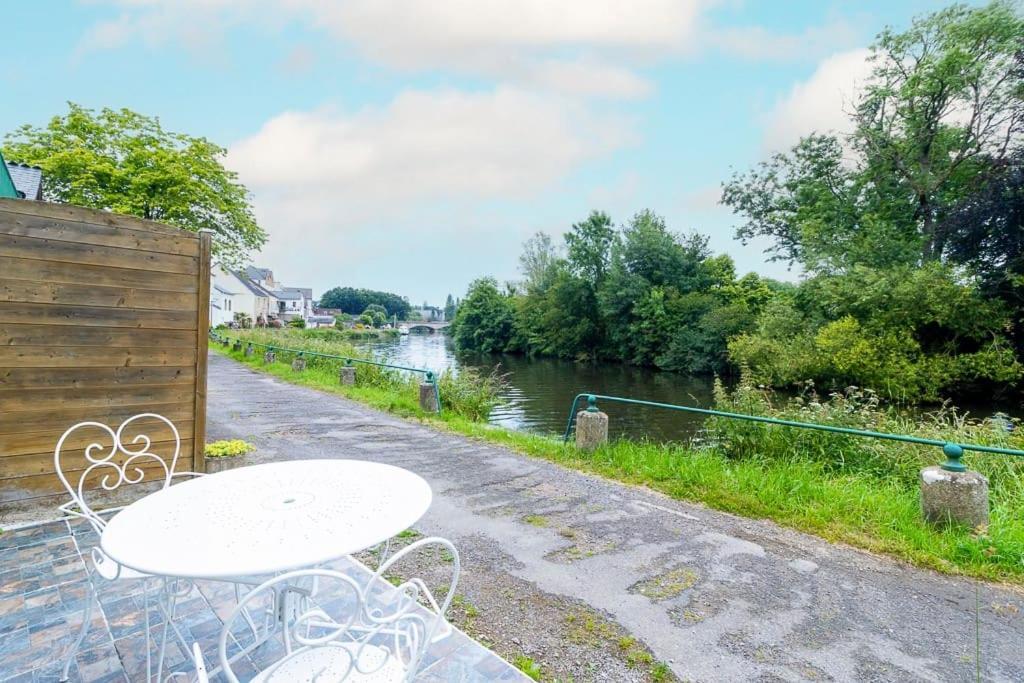 Les Berges De L'Oust Appartement Malestroit Buitenkant foto